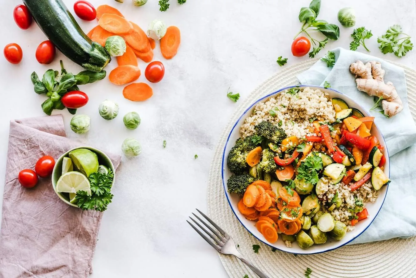 Bunter Quinoa-Salat – Symbolbild für eine gesunde Ernährung