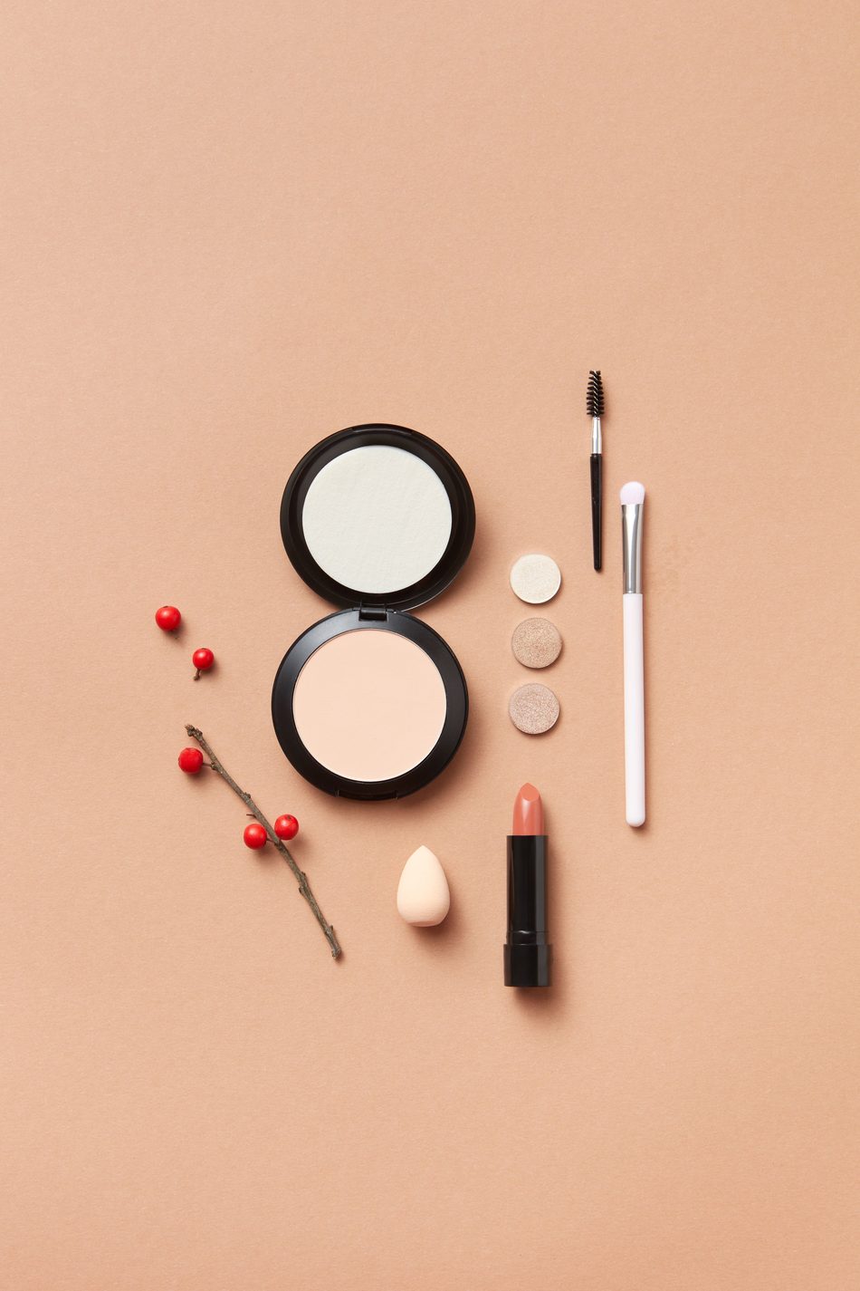 Beauty-Flatlay warme Töne — ästhetische Behandlungen Hyaluron Düsseldorf · Dr. (univ.Te.) Fetai