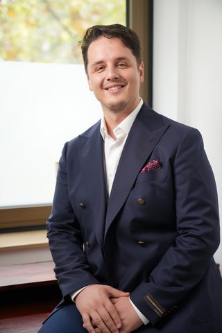 Dr. (Univ. Te.) Nusret Fetai — Privatpraxis für Ästhetische Chirurgie, Body Art Surgery Institute Düsseldorf